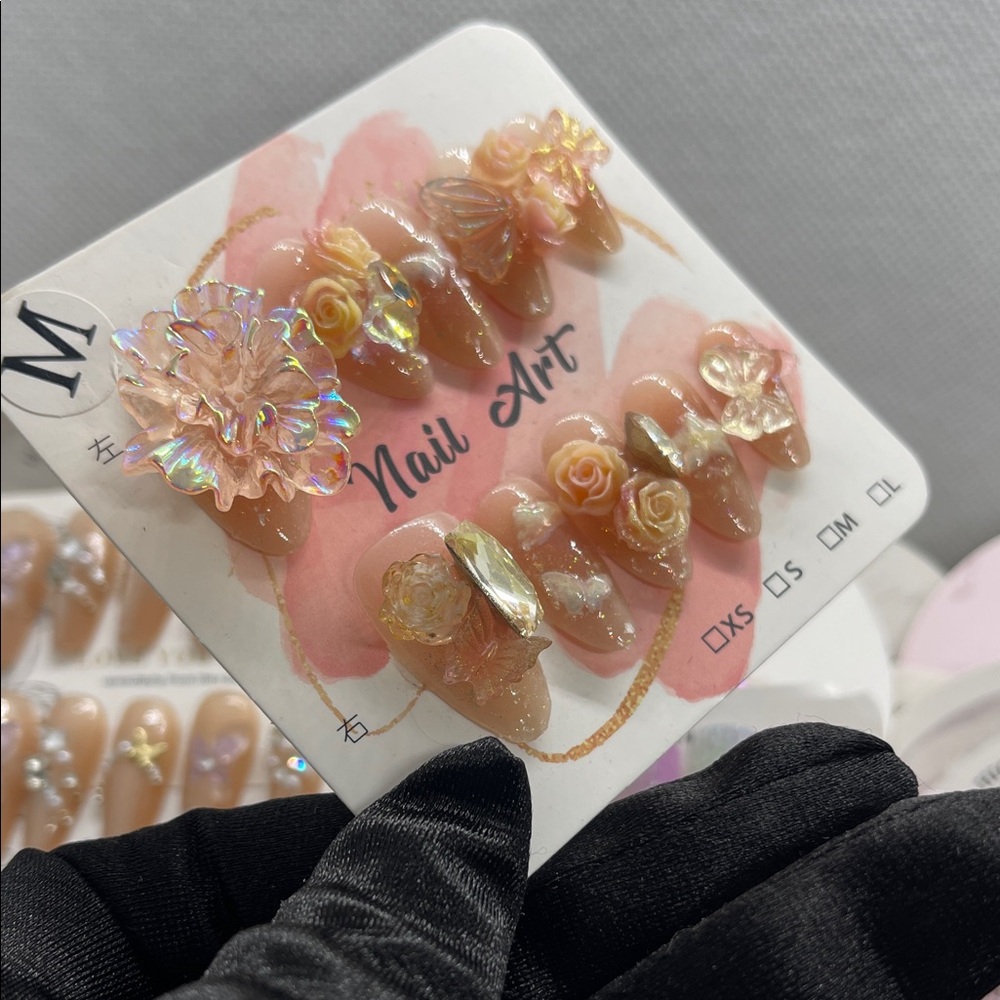 M size custom Elegant Floral Nail Art Set